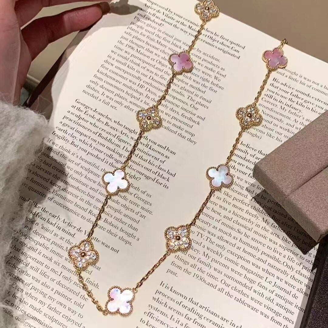 {
"Bling Jewelrys ": "Bling Jewelrys ",
"CLOVER 20 MOTIFS DIAMOND PINK MOP NECKLACE": "KLEEBLATT 20 MOTIVE DIAMANT ROSA PERLMUTT HALSKETTE"
}