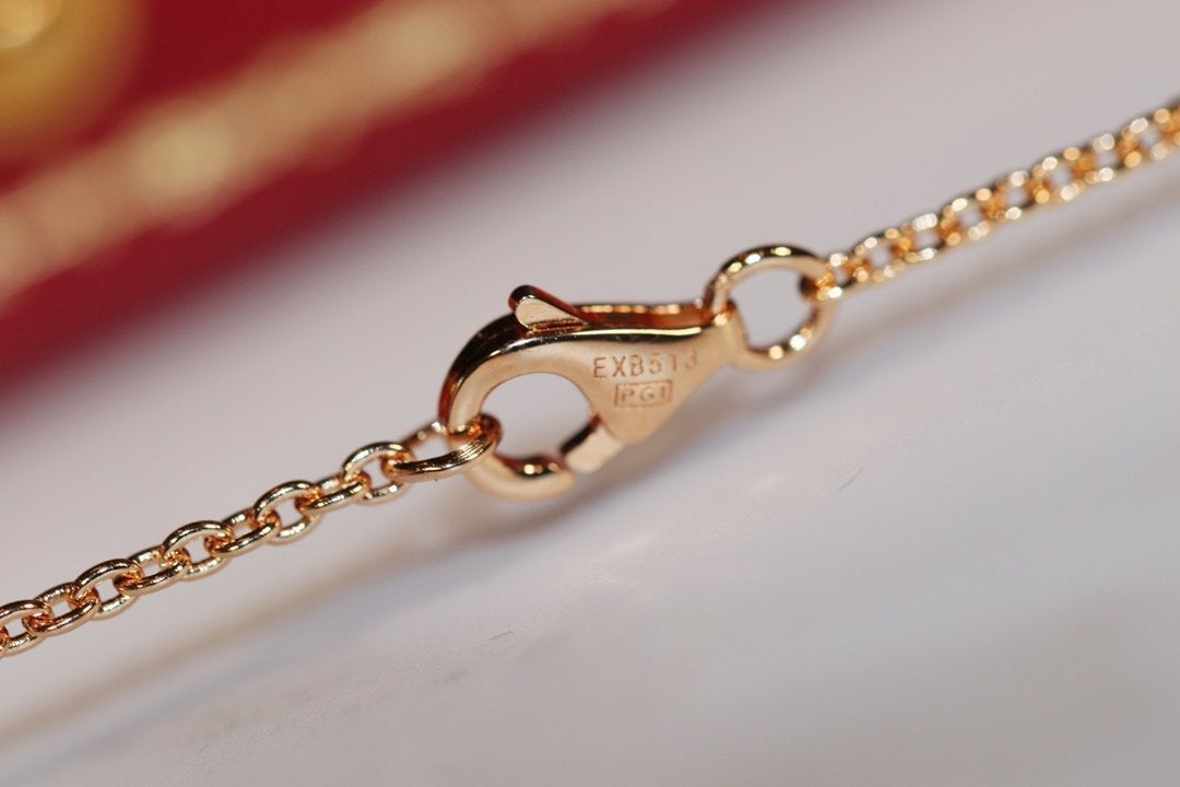 {
"Bling Jewelrys": "ブリング・ジュエリー",
"LOVE NECKLACE PINK GOLD AND SILVER": "LOVEネックレス ピンクゴールド&シルバー"
}