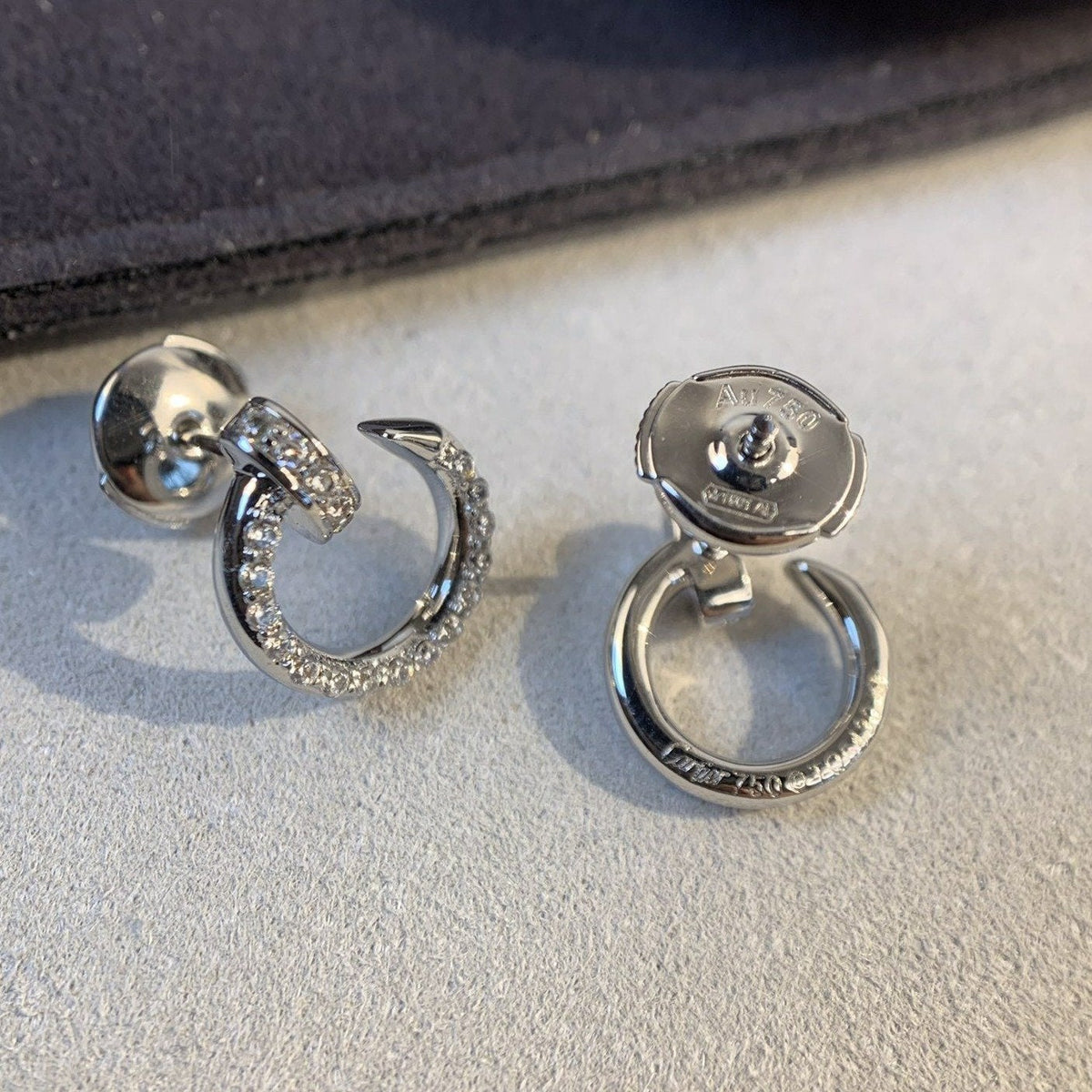 {
"Bling Jewelrys ": "ブリングジュエリー",
"JUSTE EARRINGS SILVER DIAMONDS": "ジュスト イヤリング シルバー ダイヤモンド"
}