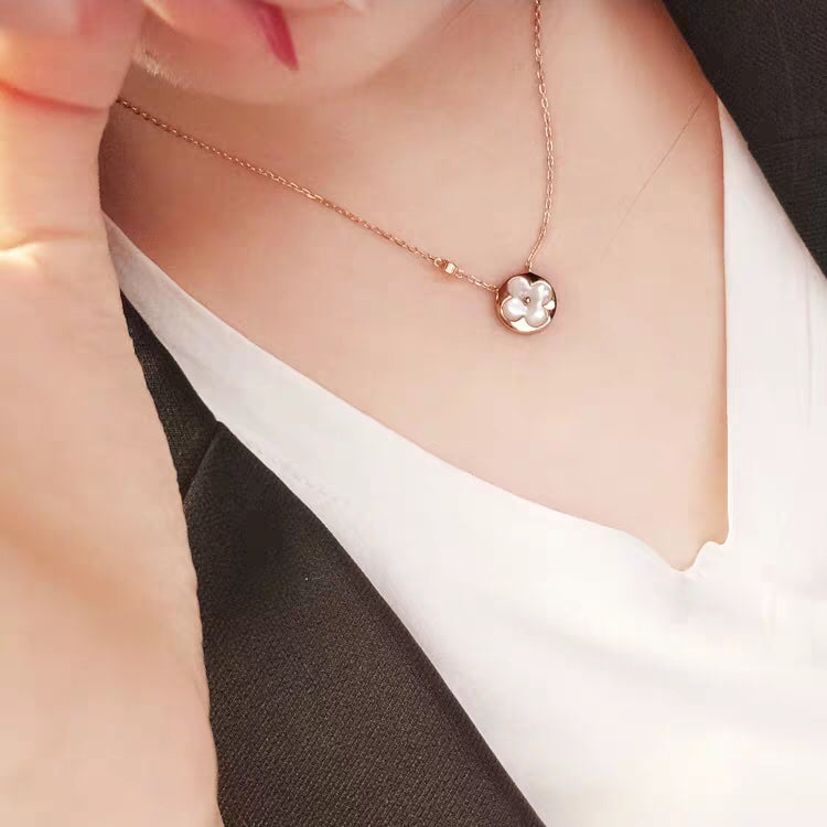{
"Bling Jewelrys": "Bling Jewelry",
"SUN MOP GOLD 1 DIAMOND NECKLACE": "SONNE PERLMUTT GOLD 1 DIAMANT HALSKETTE"
}