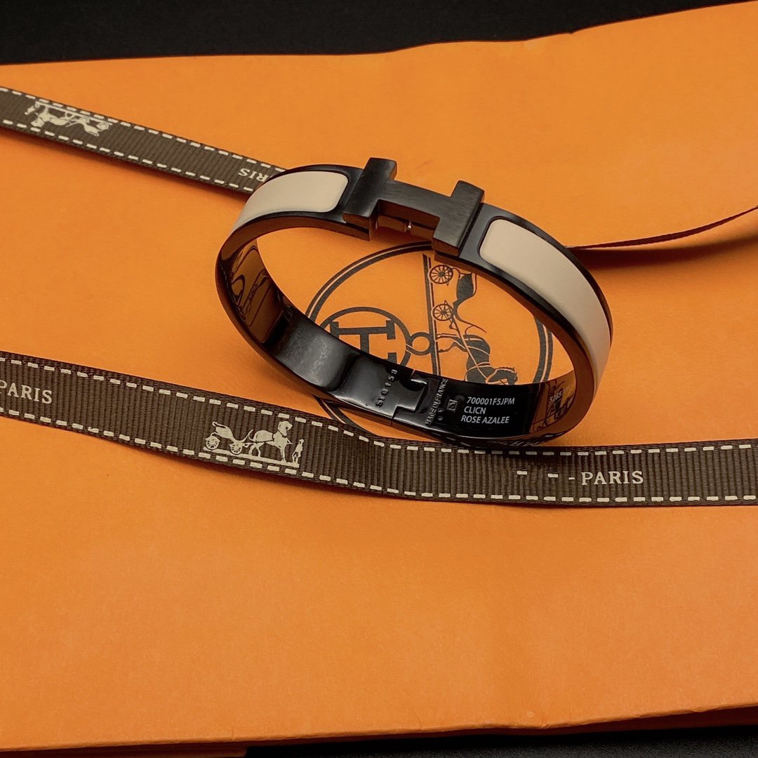 {
"Bling Jewelrys": "ブリング・ジュエリー",
"H BRACELET 12MM BLACK BEIGE CERAMIC": "Hブレスレット 12mm ブラック ベージュ セラミック"
}