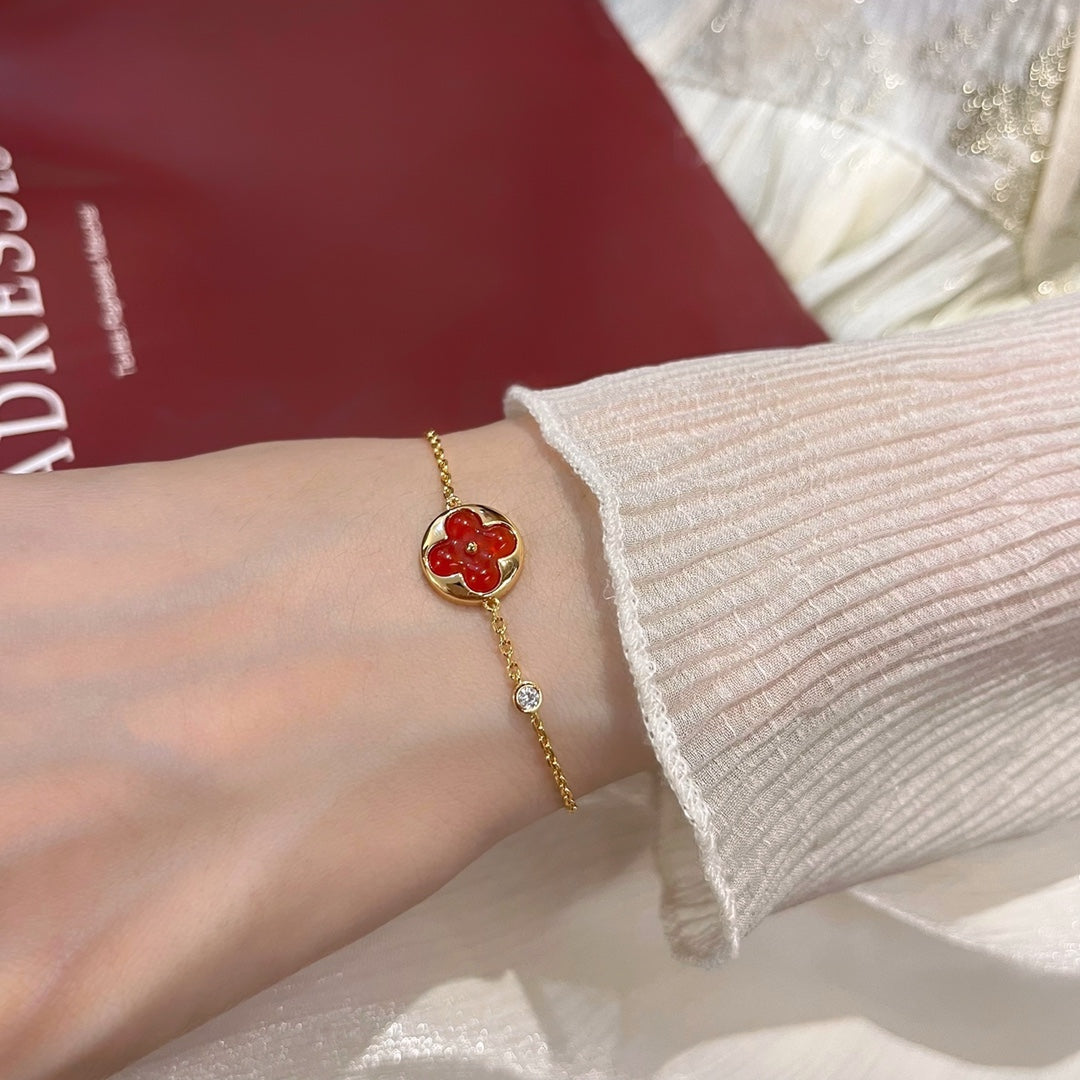 {
"Bling Jewelrys ": "Bling Jewelrys ",
"SUN PEDANT CARNELIAN BRACELET": "SONNENANHÄNGER KARNEOLARMBAND"
}