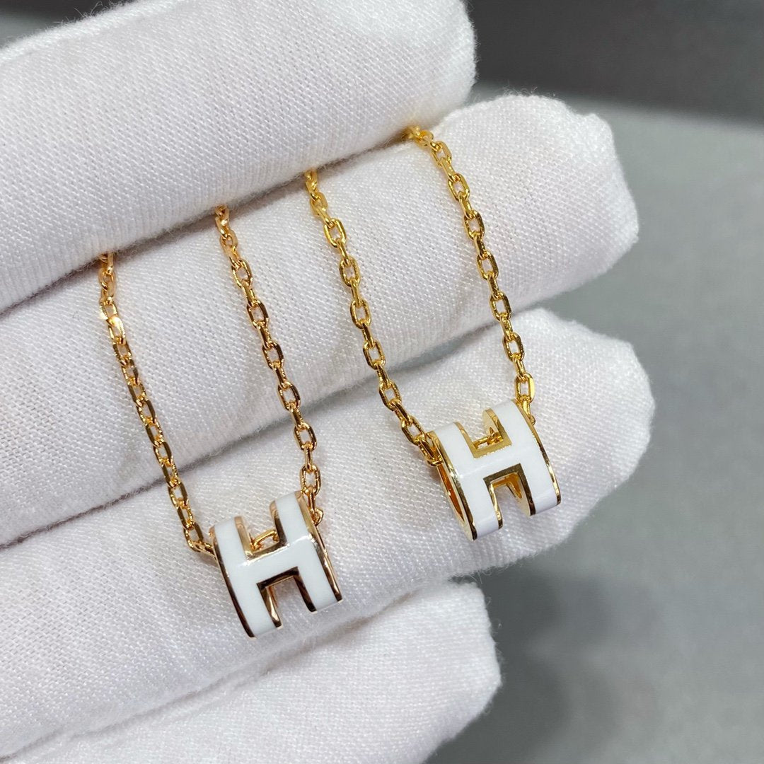 {
"Bling Jewelrys ": "ブリング・ジュエリー ",
"MINI POP H NECKLACE": "ミニ ポップH ネックレス"
}