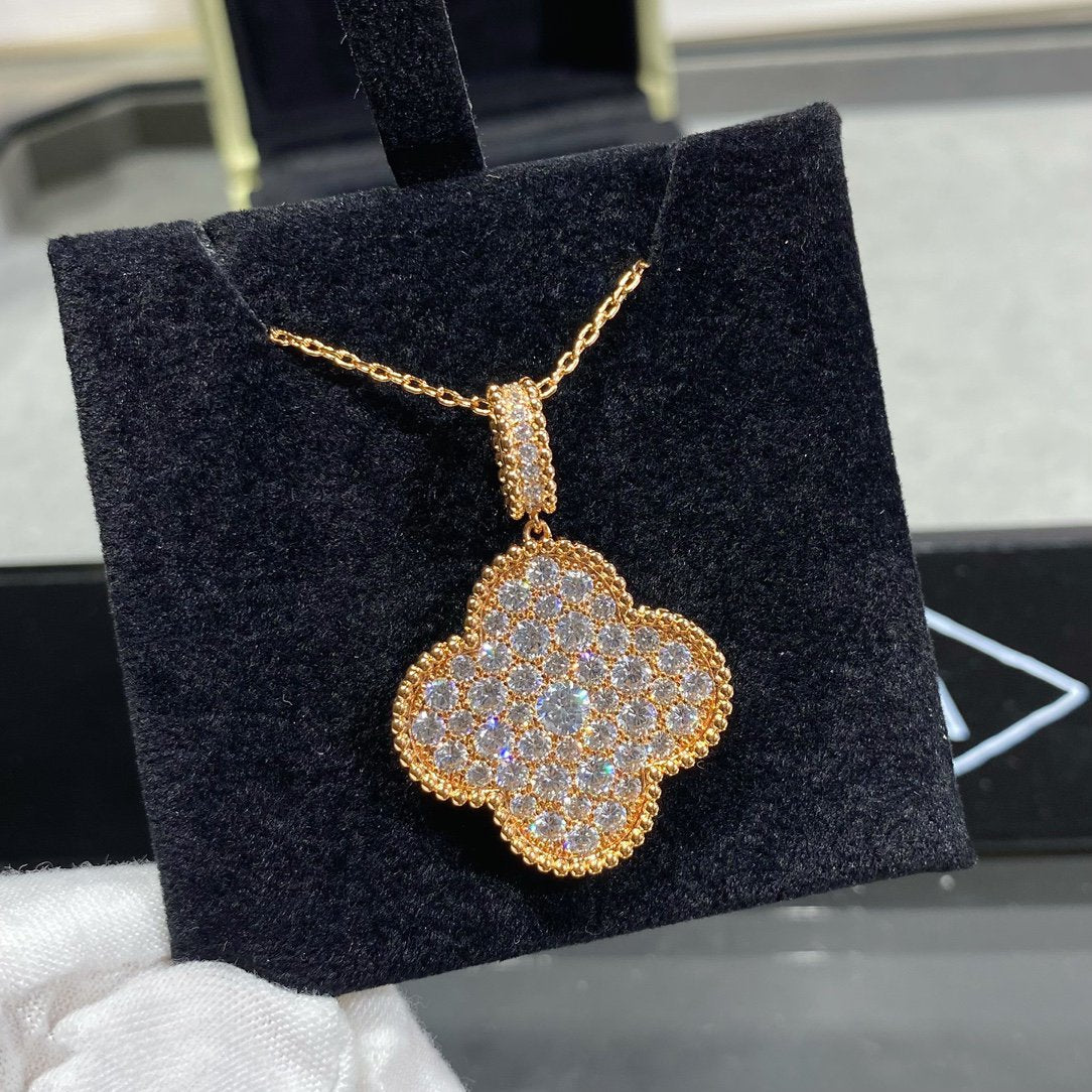 {
"Bling Jewelrys ": "Bling Jewelry ",
"CLOVER 25MM LARGE PEDANT DIAMOND PAVED LONG NECKLACE": "K LEEBLATT 25MM GROSSER ANHÄNGER MIT DIAMANT-PAVÉ LANGE HALSKETTE"
}