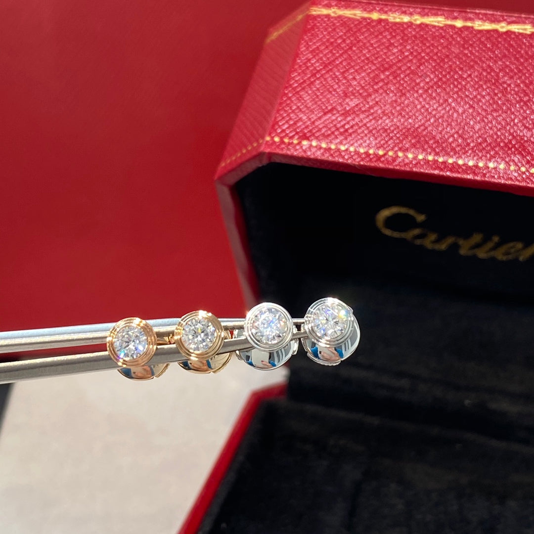 {
"Bling Jewelrys": "ブリングジュエリー",
"DAMOUR DIAMOND EARRINGS": "ダムール ダイヤモンドピアス"
}