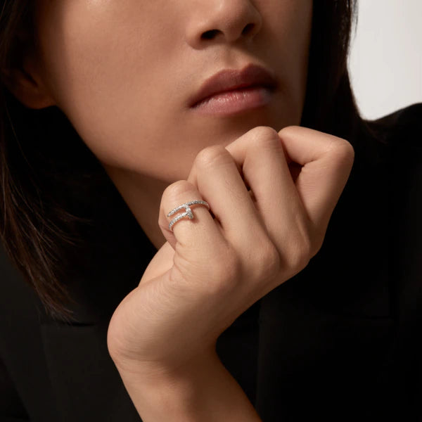 {
"Bling Jewelrys": "ブリングジュエリー",
"JUSTE RING 1.8MM SILVER DIAMONDS": "JUSTE リング 1.8mm シルバー ダイヤモンド"
}