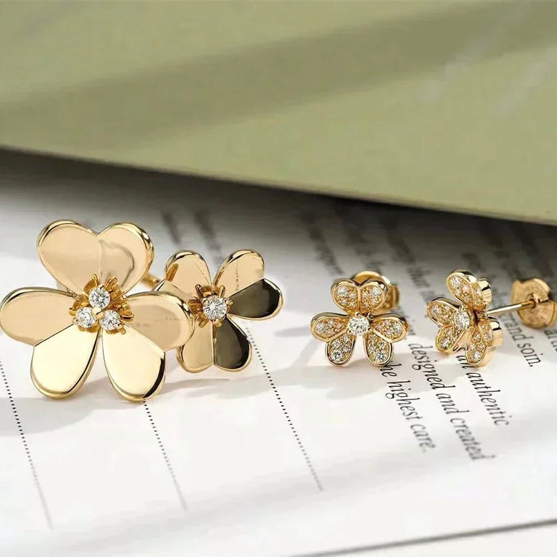 {"Bling Jewelrys": "Bling Jewelrys", "CLOVER COMOS GOLD DIAMOND RING": "KLEEBLATT COMOS GOLD-DIAMANT-RING"}