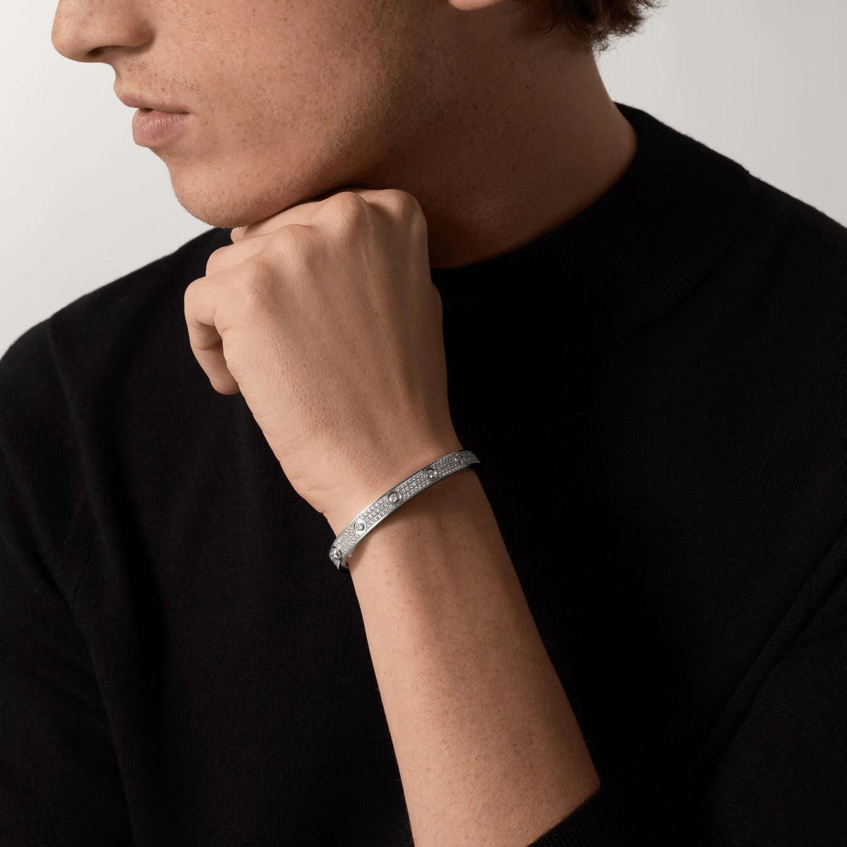 {
"Bling Jewelrys": "Bling Jewelrys",
"LOVE BRACELET 6.1MM DIAMOND-PAVED 10 BIG DIAMONDS": "LOVE-ARMBAND 6,1 MM MIT DIAMANT-PAVÉ, 10 GROSSE DIAMANTEN"
}