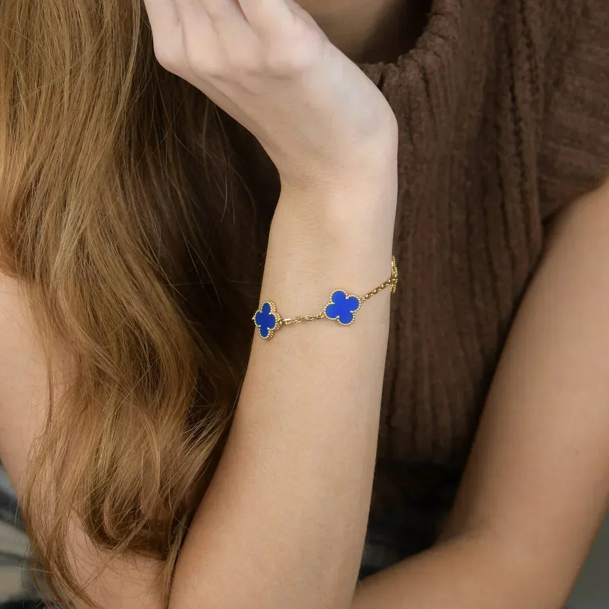 {
"Bling Jewelrys": "ブリング・ジュエリー",
"CLOVER 5 MOTIF BLUE AGATE BRACELET COLLECTION": "クローバー 5モチーフ ブルーアゲート ブレスレット コレクション"
}