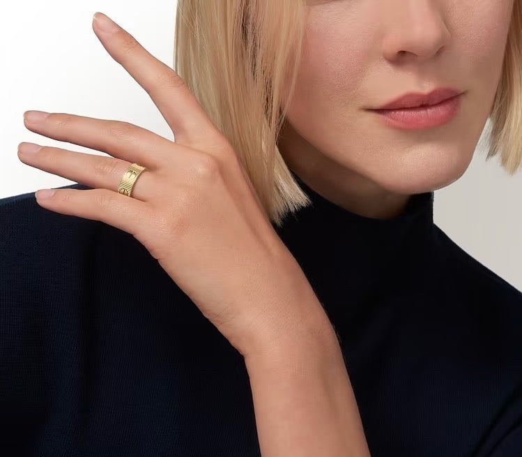 {"Bling Jewelrys ": "ブリング・ジュエリー ", "LOVE UNLIMITED RING": "ラブ・アンリミテッド・リング"}