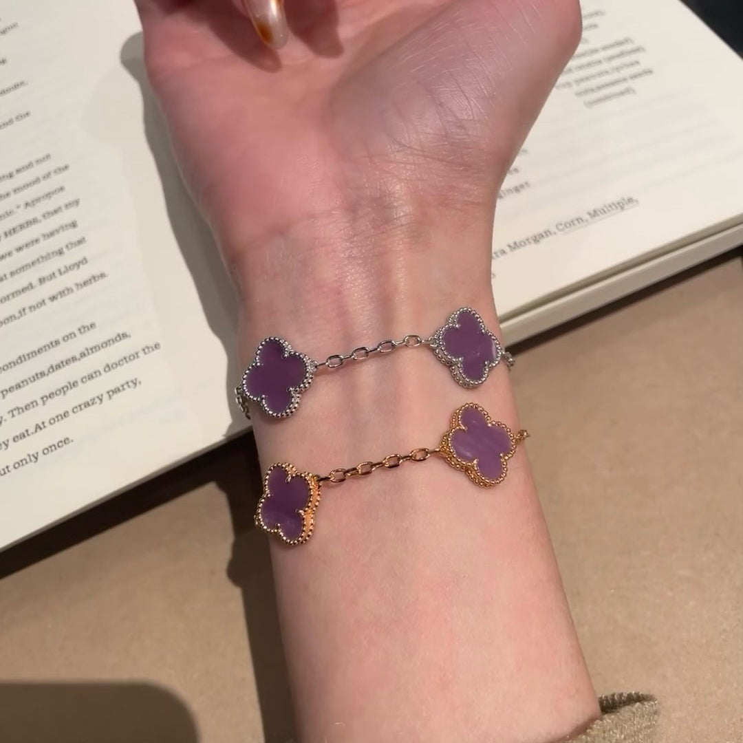 {
"Bling Jewelrys ": "Bling Jewelrys ",
"CLOVER 5 MOTIFS PURPLE VIOLET BRACELET": "KLEEBLATT 5 MOTIVE LILA VIOLETT ARMBAND"
}