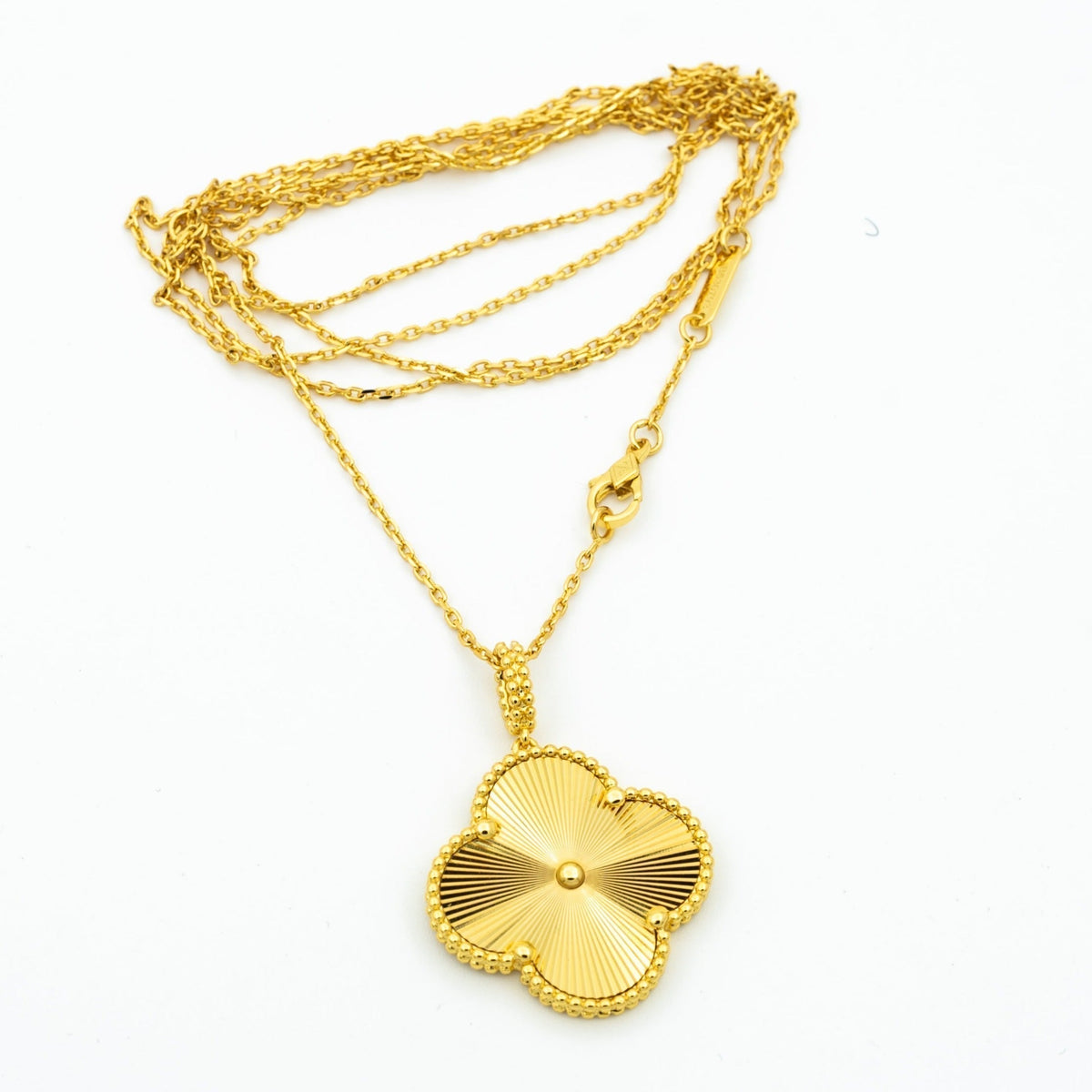 {
"Bling Jewelrys": "Bling Jewelry",
"CLOVER 25MM PEDANT NECKLACE GOLD": "KLEEBLATT 25MM ANHÄNGERKETTE GOLD"
}