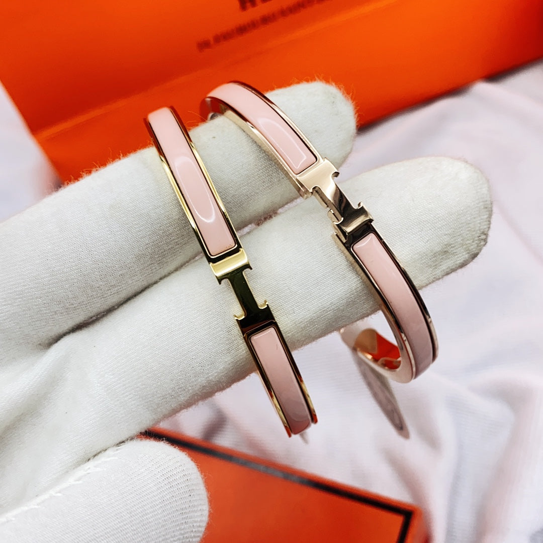 {"Bling Jewelrys ": "ブリングジュエリー クラシック HM クリック ピンク 8mm エナメルブレスレット"}