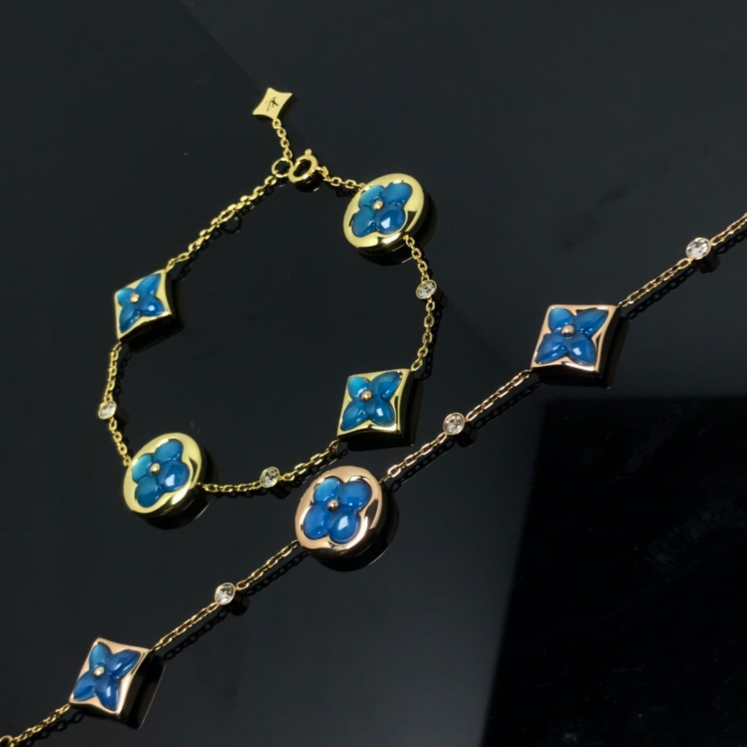{
"Bling Jewelrys": "ブリングジュエリー",
"STAR AND SUN 4 MOTIF BLUE BRACELET": "スター&サン 4モチーフ ブルーブレスレット"
}