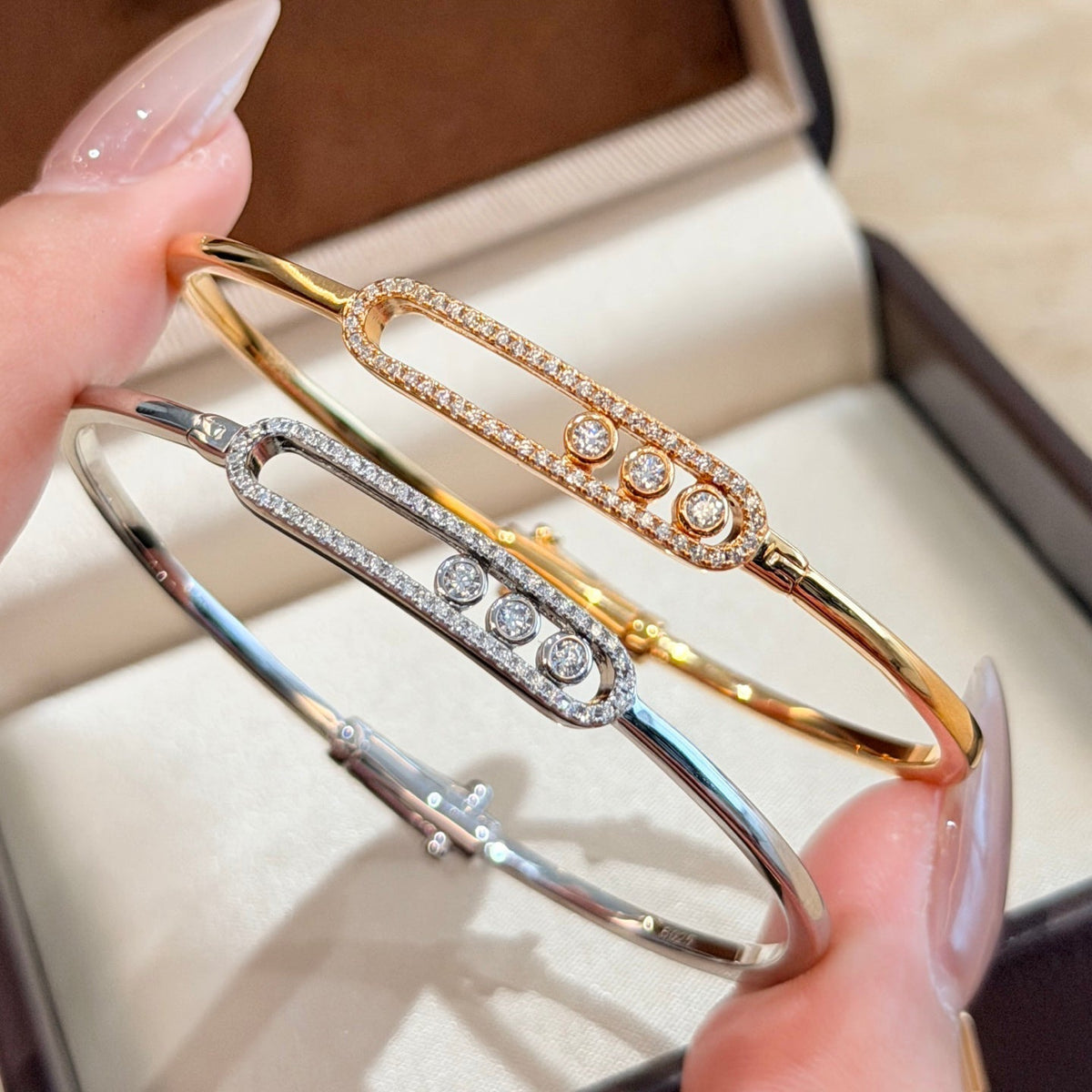 {
  "[Bling Jewelrys]Move Pavé Diamond Bangle Bracelet M"
}