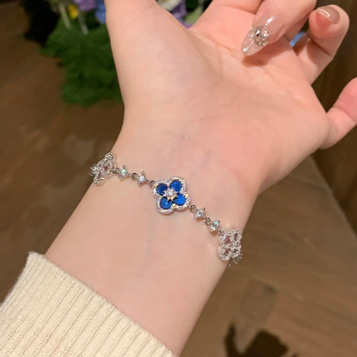 [Bling Jewelrys] KLEEBATT 5-MOTIV ARMBAND ROSA BLAU ROT WEISS