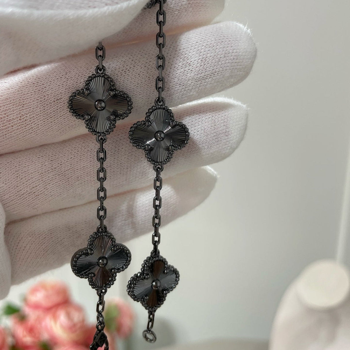 [Bling Jewelrys ]CLOVER 5 MOTIF BLACK BRACELET