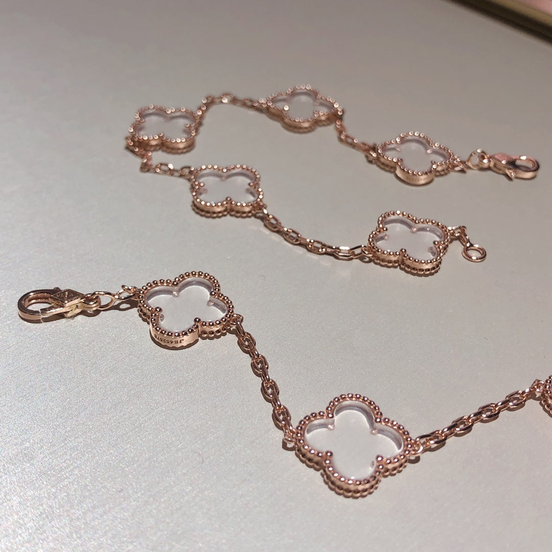 [Bling Jewelrys] KLEEBATT-ARMBAND MIT 5 MOTIVEN AUS BERGKRISTALL