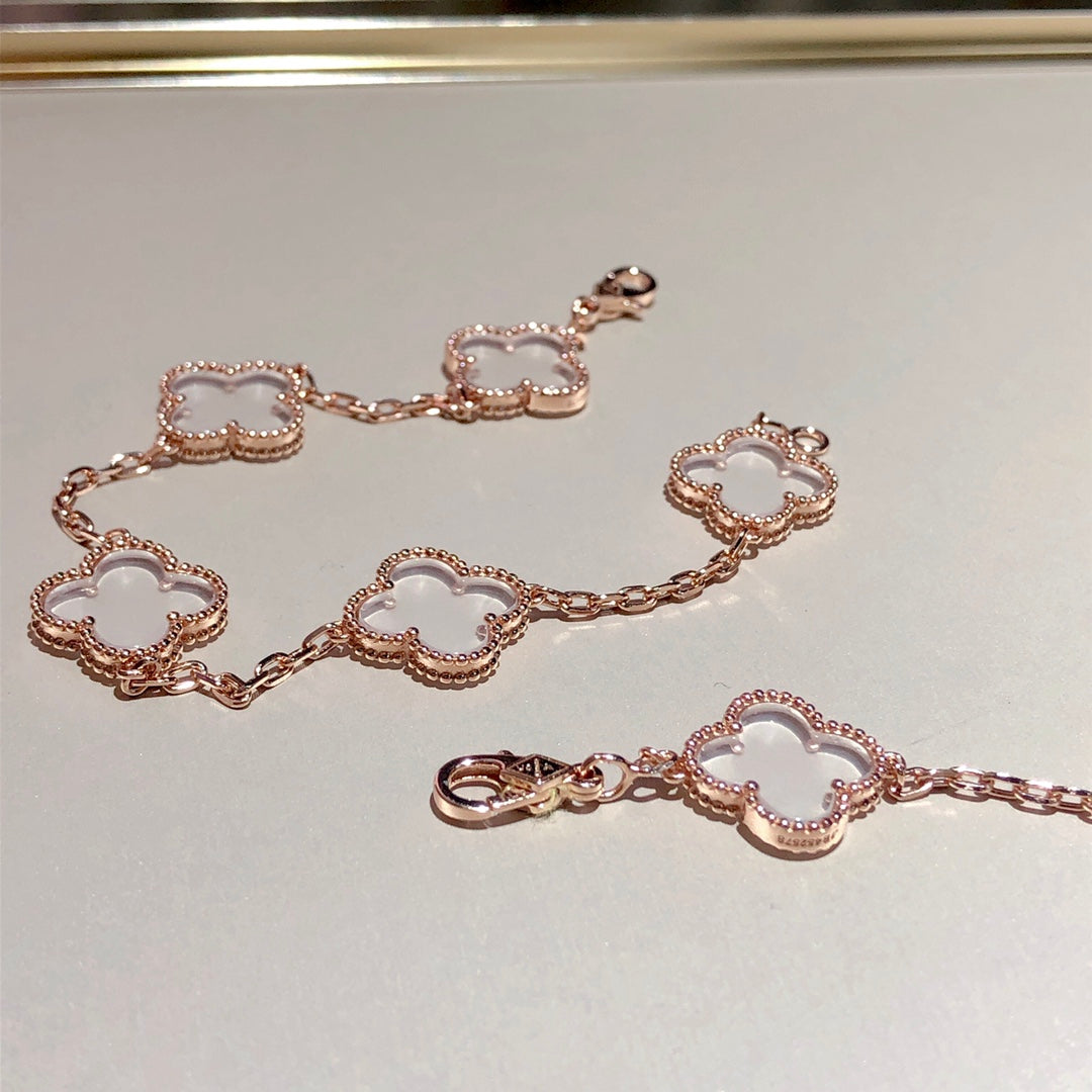 [Bling Jewelrys] KLEEBATT-ARMBAND MIT 5 MOTIVEN AUS BERGKRISTALL