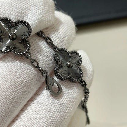 [Bling Jewelrys ]CLOVER 5 MOTIF BLACK BRACELET