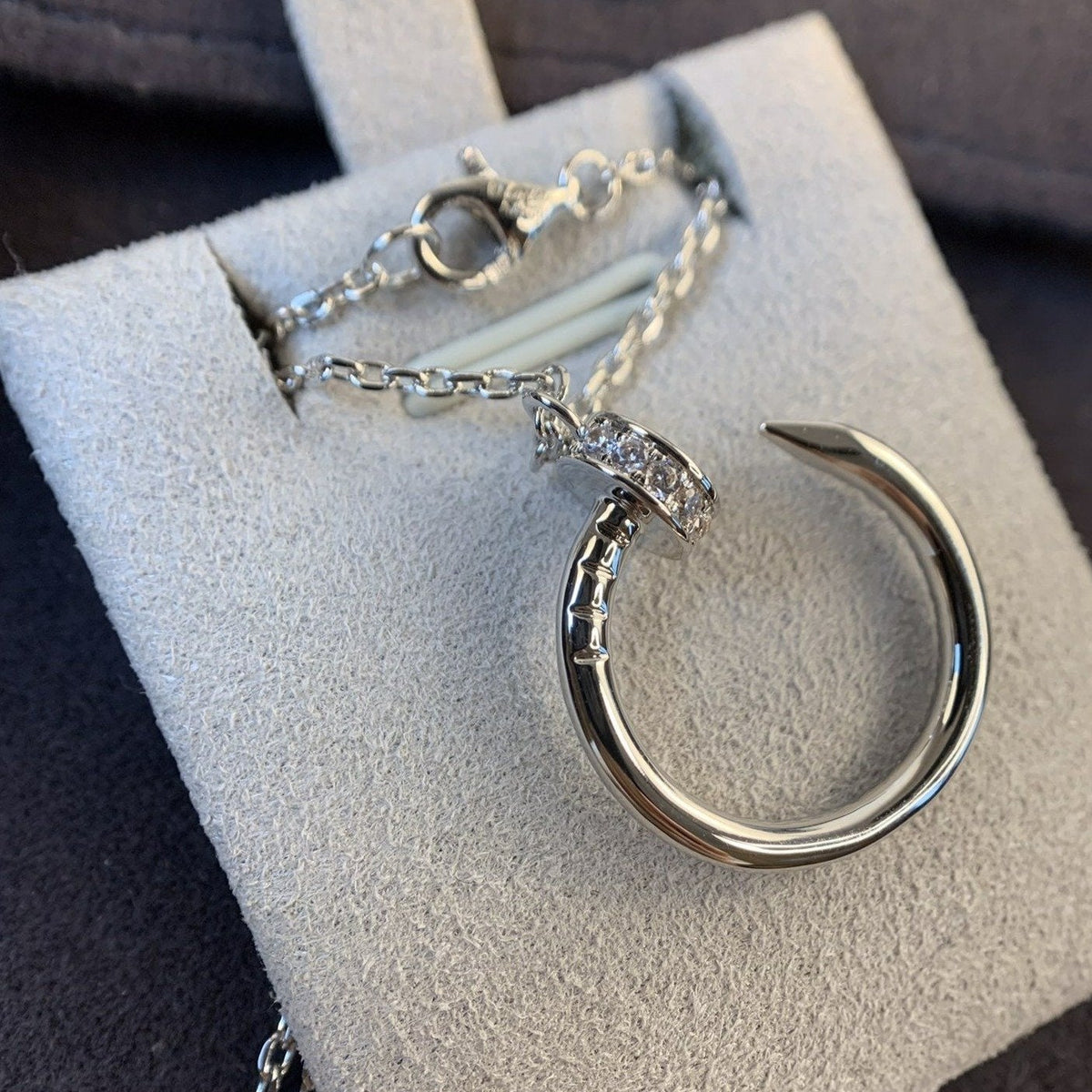 {
"Bling Jewelrys": "ブリングジュエリー",
"JUSTE NECKLACE SILVER DIAMONDS": "ジュスト ネックレス シルバー ダイヤモンド"
}