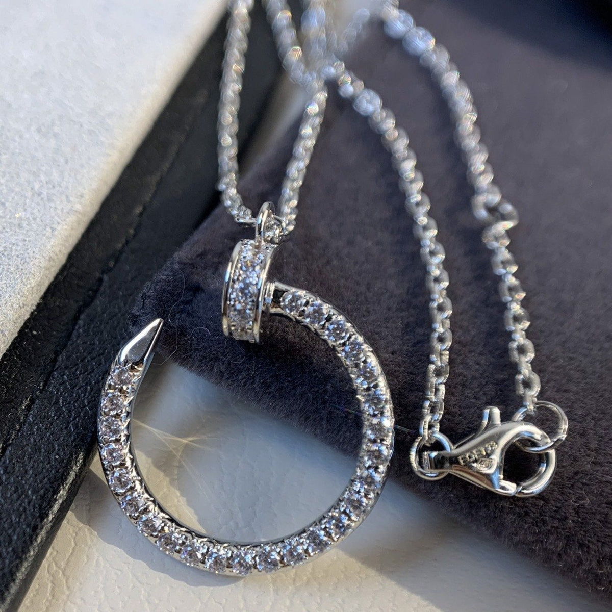 {
"Bling Jewelrys": "ブリングジュエリー",
"JUSTE NECKLACE SILVER DIAMONDS": "ジュスト ネックレス シルバー ダイヤモンド"
}