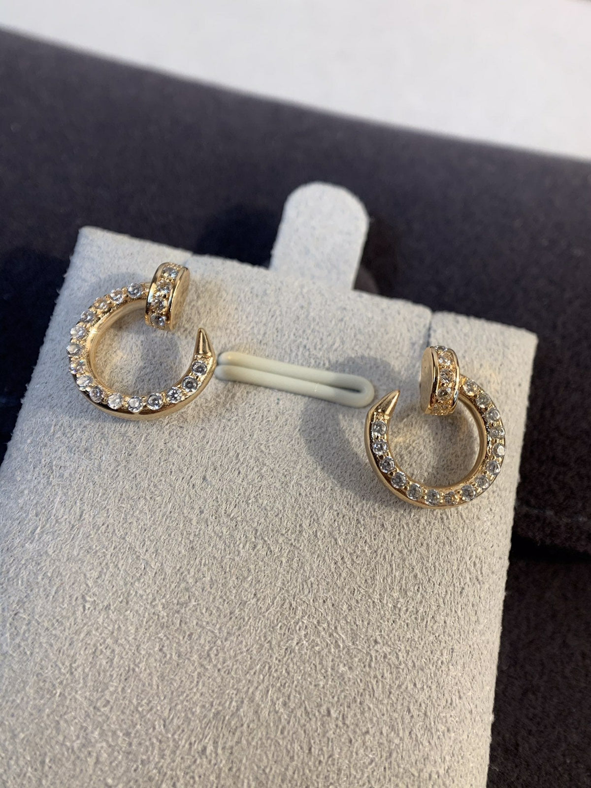 {
"Bling Jewelrys": "Bling Jewelry",
"JUSTE EARRINGS GOLD DIAMONDS": "JUSTE OHRRINGE GOLD DIAMANTEN"
}