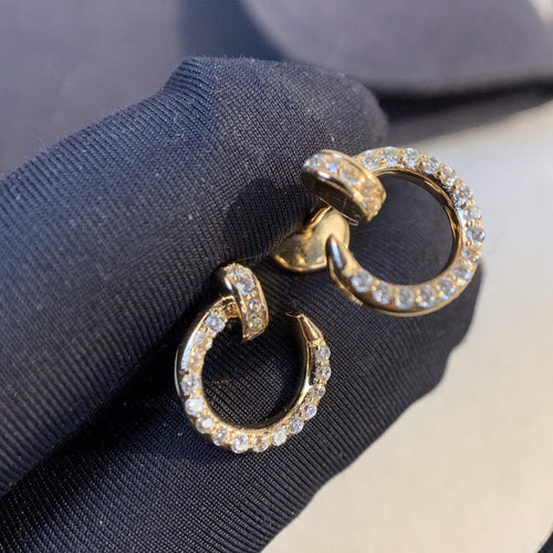 {
"Bling Jewelrys": "Bling Jewelry",
"JUSTE EARRINGS GOLD DIAMONDS": "JUSTE OHRRINGE GOLD DIAMANTEN"
}