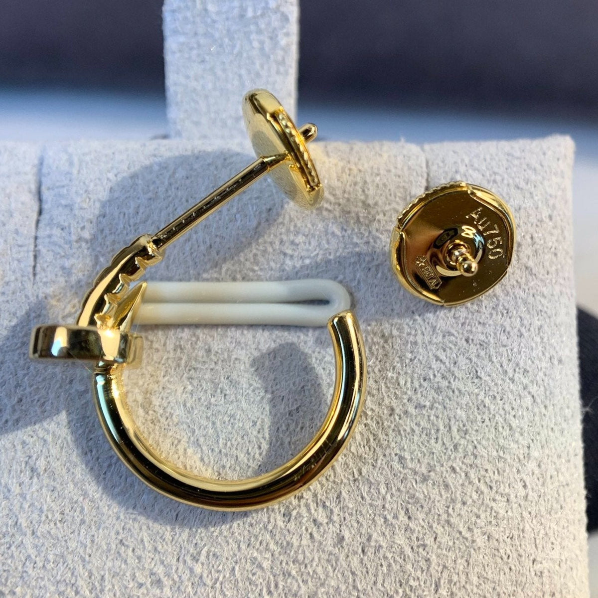 {
"Bling Jewelrys ": "ブリングジュエリー",
"JUSTE EARRINGS GOLD": "ジュスト ピアス ゴールド"
}