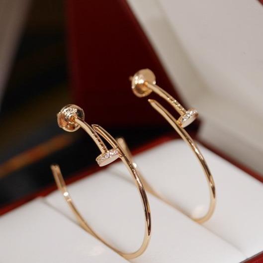 {
  "[Bling Jewelrys ]JUSTE EARRINGS DIAMONDS 1.8MM": "[ブリングジュエリー] JUSTE ダイヤモンドピアス 1.8mm"
}