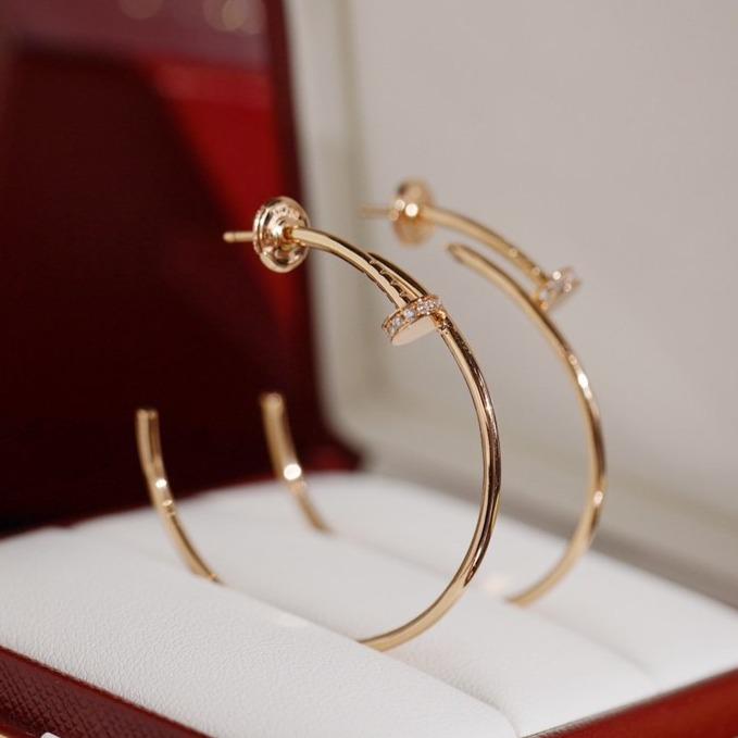 {
  "[Bling Jewelrys ]JUSTE EARRINGS DIAMONDS 1.8MM": "[ブリングジュエリー] JUSTE ダイヤモンドピアス 1.8mm"
}