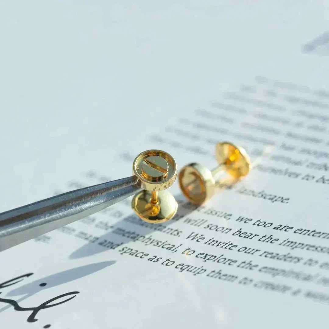 {
  "Bling Jewelrys": "Bling Jewelry",
  "LOVE EARRINGS GOLD 10MM": "LIEBES-OHRRINGE GOLD 10MM"
}