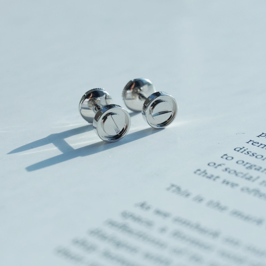 {"[Bling Jewelrys ]LOVE EARRINGS SILVER 10MM": "[ブリングジュエリー] ラブ ピアス シルバー 10mm"}
