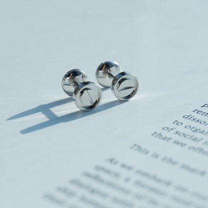 {"[Bling Jewelrys ]LOVE EARRINGS SILVER 10MM": "[ブリングジュエリー] ラブ ピアス シルバー 10mm"}