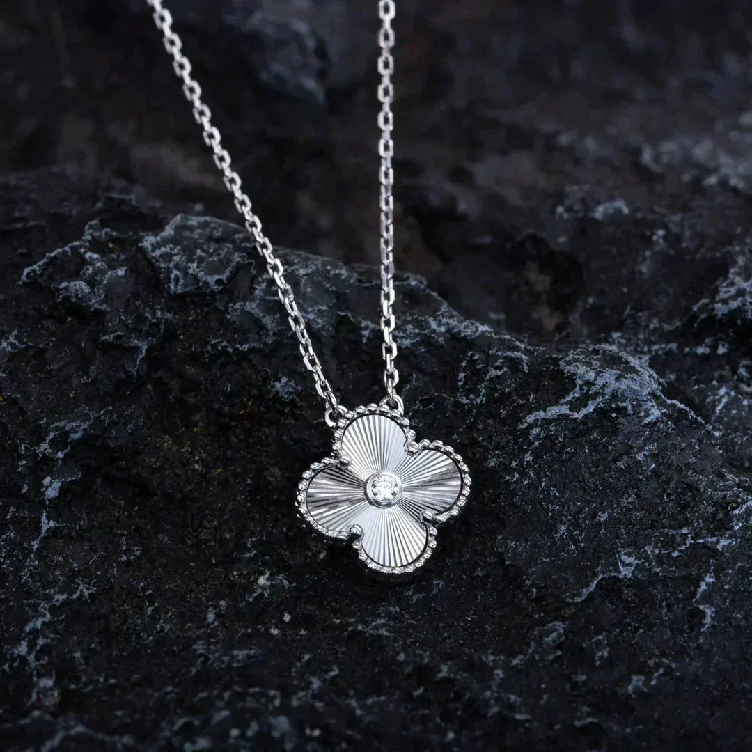 [Bling Jewelrys ]CLOVER  15MM DIAMOND LASER NECKLACE SILVER