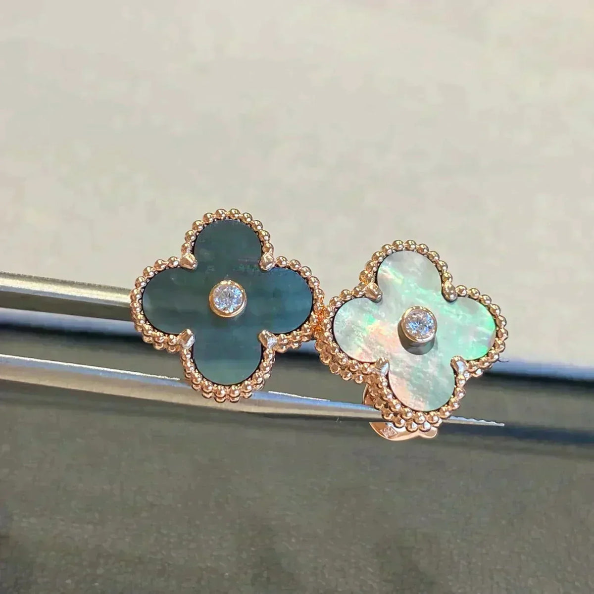 [Bling Jewelrys] CLOVER MEDIUM 1 MOTIV GRAUES PERLMUTT DIAMANT-OHRRINGE