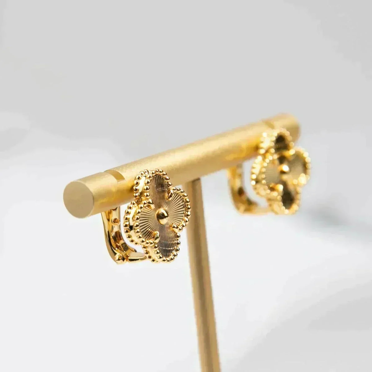 [Bling Jewelrys ]CLOVER MEDIUM 1 MOTIFS LASER EARRINGS