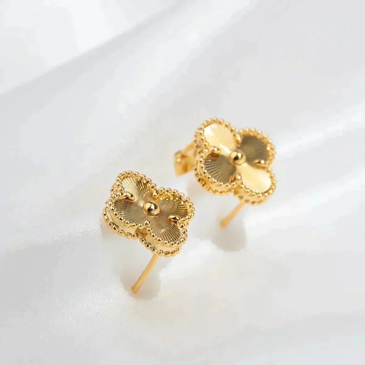 [Bling Jewelrys ]CLOVER MEDIUM 1 MOTIFS LASER EARRINGS