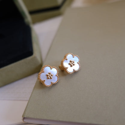 [Bling Jewelrys] GLÜCKSBRINGENDE OHRRINGE AUS ROSÉGOLD MIT WEISSEM PERLMUTT