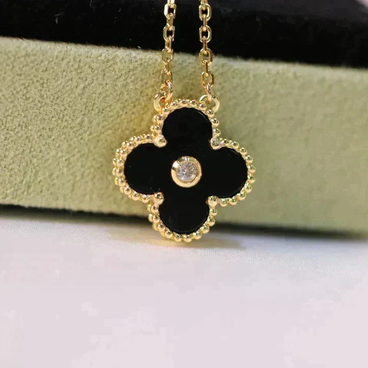 [Bling Jewelrys ]CLOVER 15MM DIAMOND ONYX NECKLACE