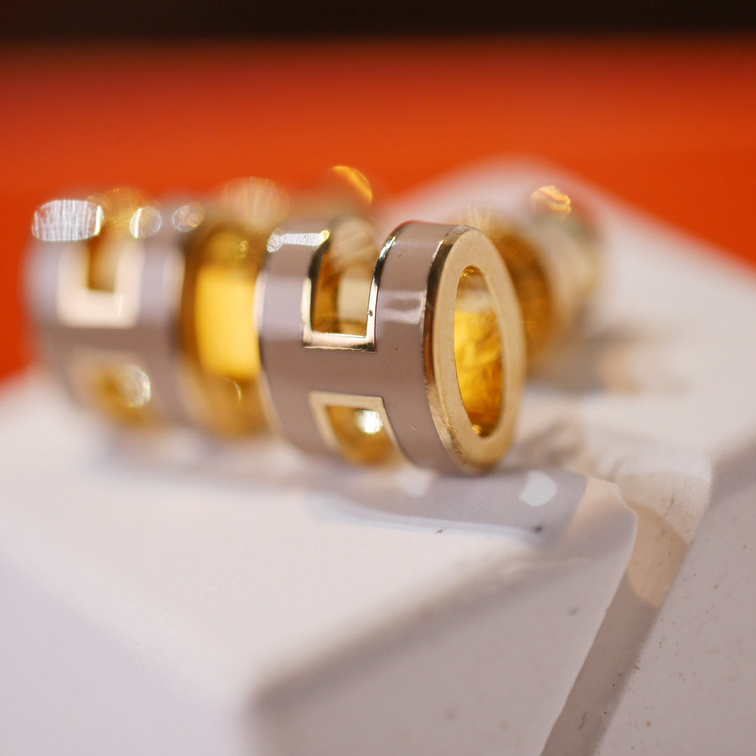 [Bling Jewelrys ]MINI POP H GOLD EARRINGS GREY