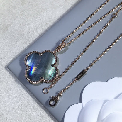 {"Bling Jewelrys ": "Bling Jewelrys ", "CLOVER 25MM GOLD DARK MOP BIG CLOVER NECKLACE": "KLEEBLATT 25MM GOLD DUNKLES PERLMUTT GROSSE KLEEBLATT-HALSKETTE"}