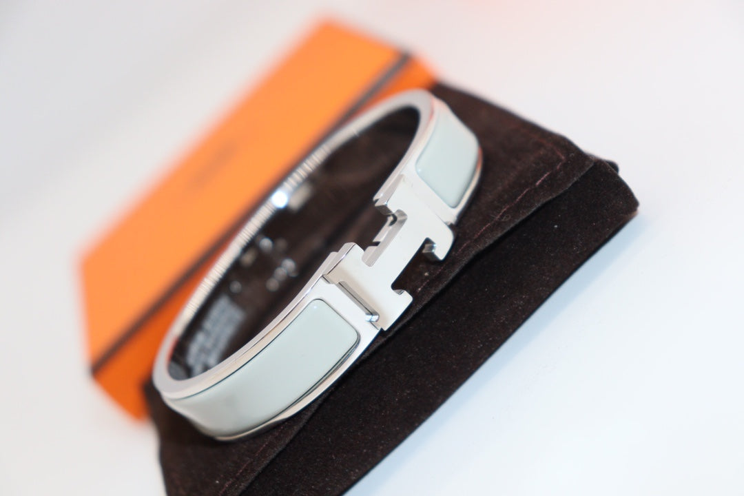 [Bling Jewelrys ]H LIGHT BLUE BRACELET