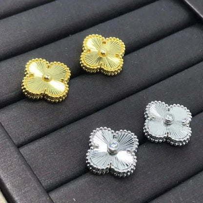{
  "Bling Jewelrys ": "ブリングジュエリー",
  "CLOVER MINI 9.5MM LASER EARRINGS": "クローバー ミニ 9.5mm レーザーピアス"
}