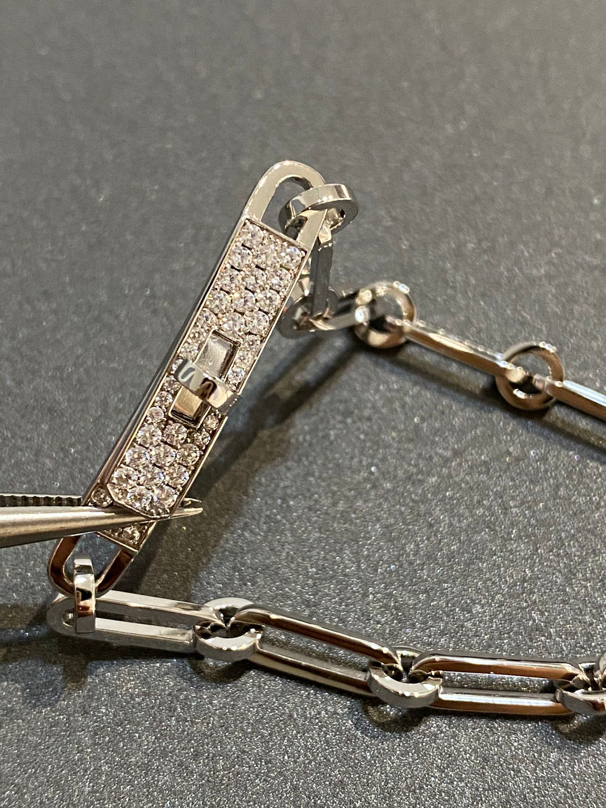 {
  "Bling Jewelrys": "ブリング・ジュエリー",
  "CHAINE BRACELET SMALL MODEL DIAMOND": "チェーンブレスレット スモールモデル ダイヤモンド"
}
