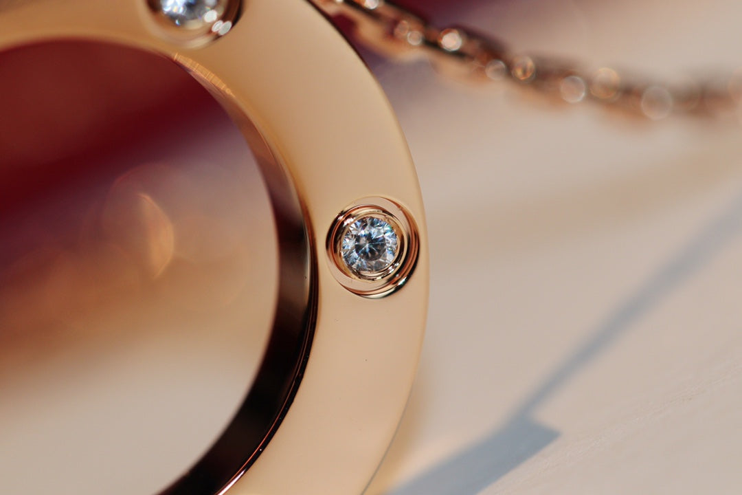 {
  "Bling Jewelrys": "ブリングジュエリー",
  "LOVE NECKLACE 16MM 6 DIAMONDS PINK GOLD": "LOVEネックレス 16mm 6ダイヤモンド ピンクゴールド"
}