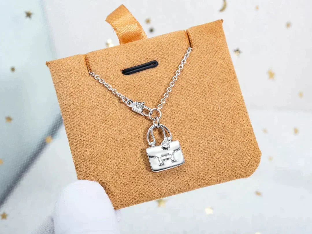 [Bling Jewelrys ]AMULETTE PEDANT SILVER NECKLACE