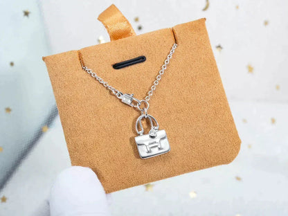 [Bling Jewelrys ]AMULETTE PEDANT SILVER NECKLACE