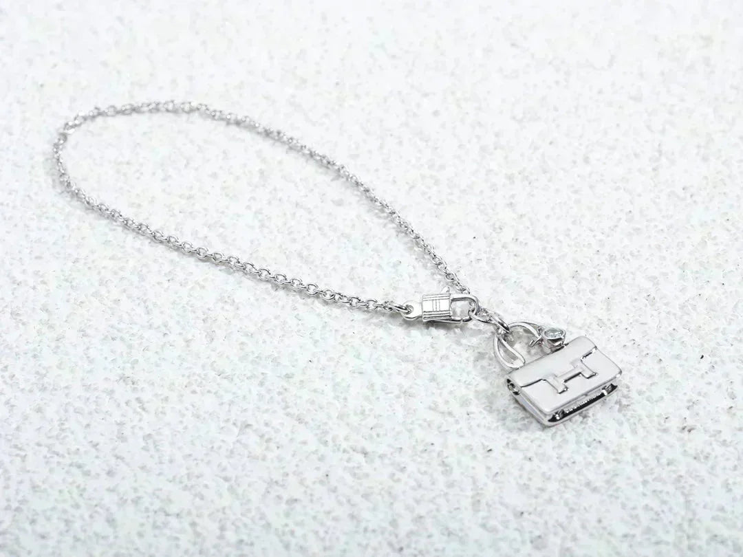 [Bling Jewelrys ]AMULETTE PEDANT SILVER NECKLACE