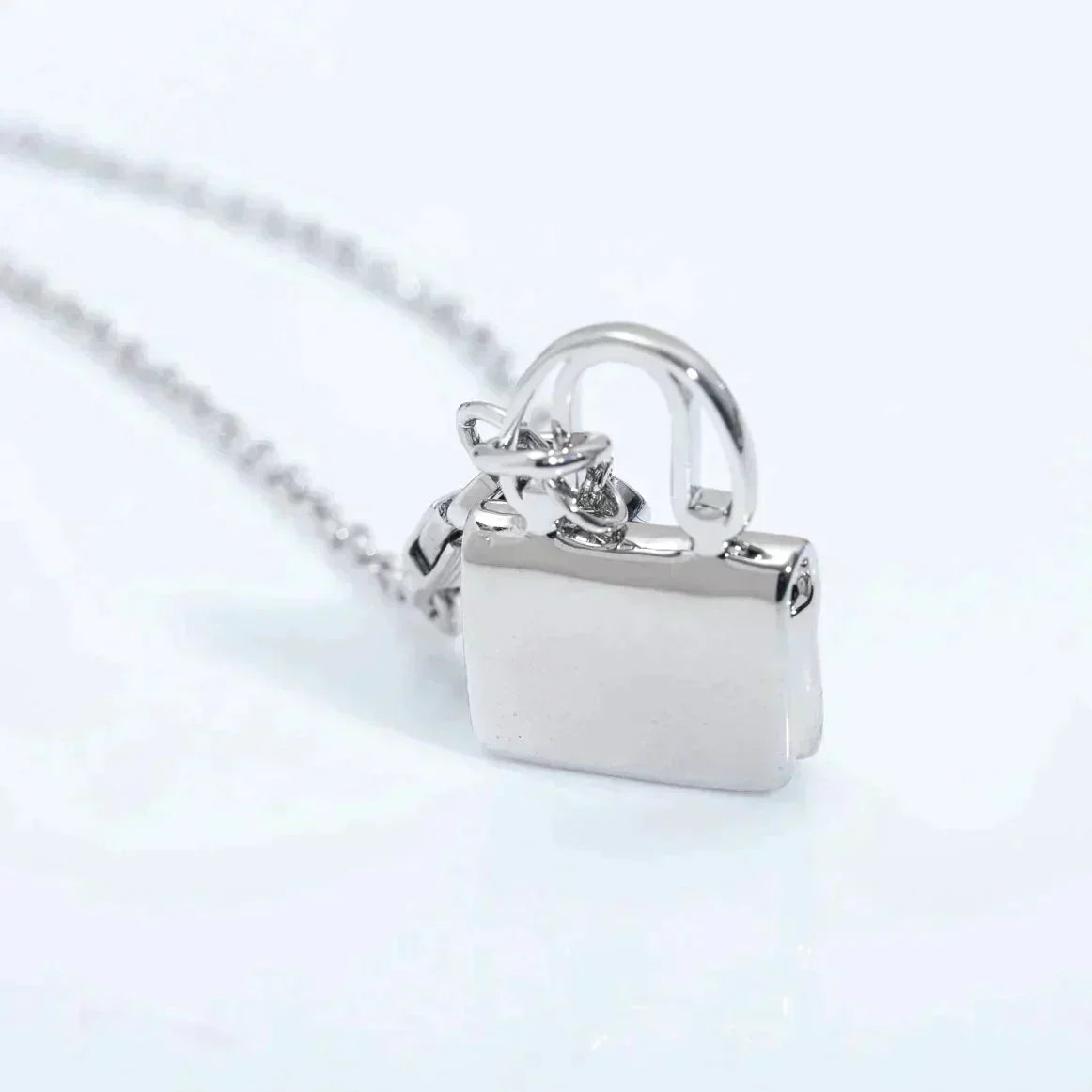 [Bling Jewelrys ]AMULETTE PEDANT SILVER NECKLACE